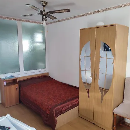 Emy Cu Baie Proprie Aproape De Plaja 3 Papuci Проживание в семье *