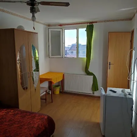 Emy Cu Baie Proprie Aproape De Plaja 3 Papuci Constanta