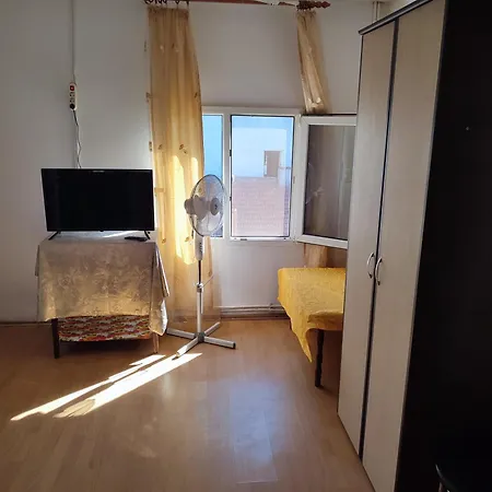 Emy Cu Baie Proprie Aproape De Plaja 3 Papuci منزل للإقامة